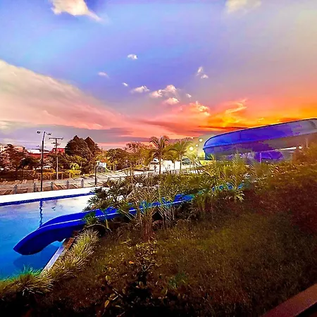 Apartamento Privado Vacacional A 5M Del Aeropuerto, 20 Minutos Del Parque Del Cafe Y Centro De Armenia Con 4 Piscinas, 3 Jacuzzi, Sauna By Molca Xperiences 2H Extérieur photo
