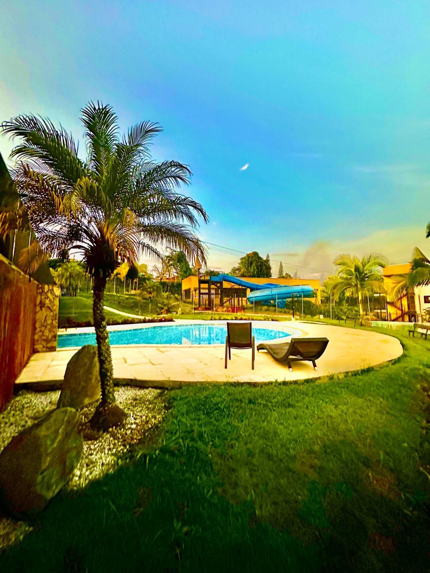 Privado Vacacional A 5m Del Aeropuerto, 20 Minutos Del Parque Del Cafe Y Centro De Con 4 Piscinas, 3 Jacuzzi, Sauna By Molca Xperiences 2h Armenia (Quindio)
