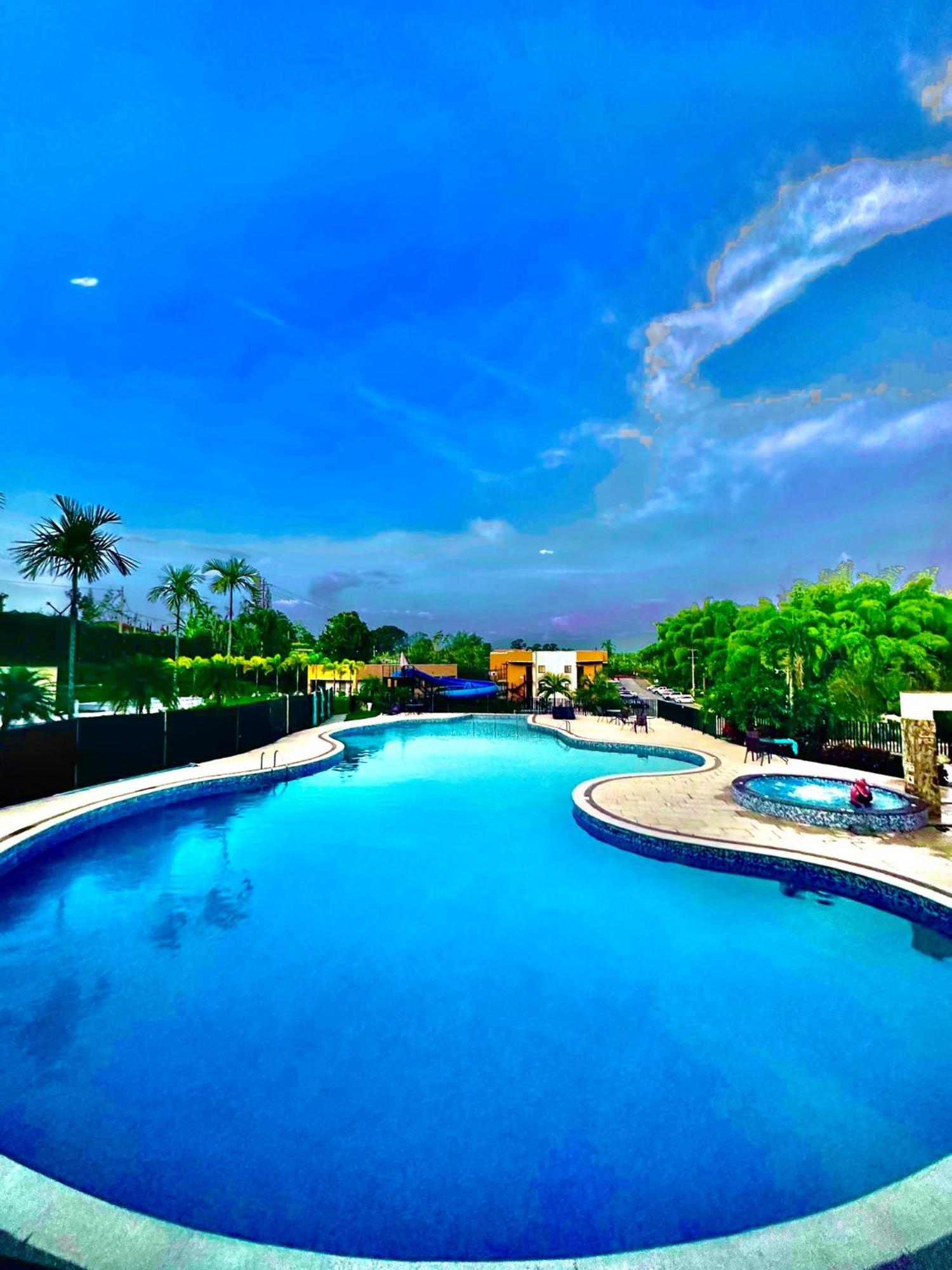 Appartement Privado Vacacional A 5m Del Aeropuerto, 20 Minutos Del Parque Del Cafe Y Centro De Con 4 Piscinas, 3 Jacuzzi, Sauna By Molca Xperiences 2h Armenia (Quindio)