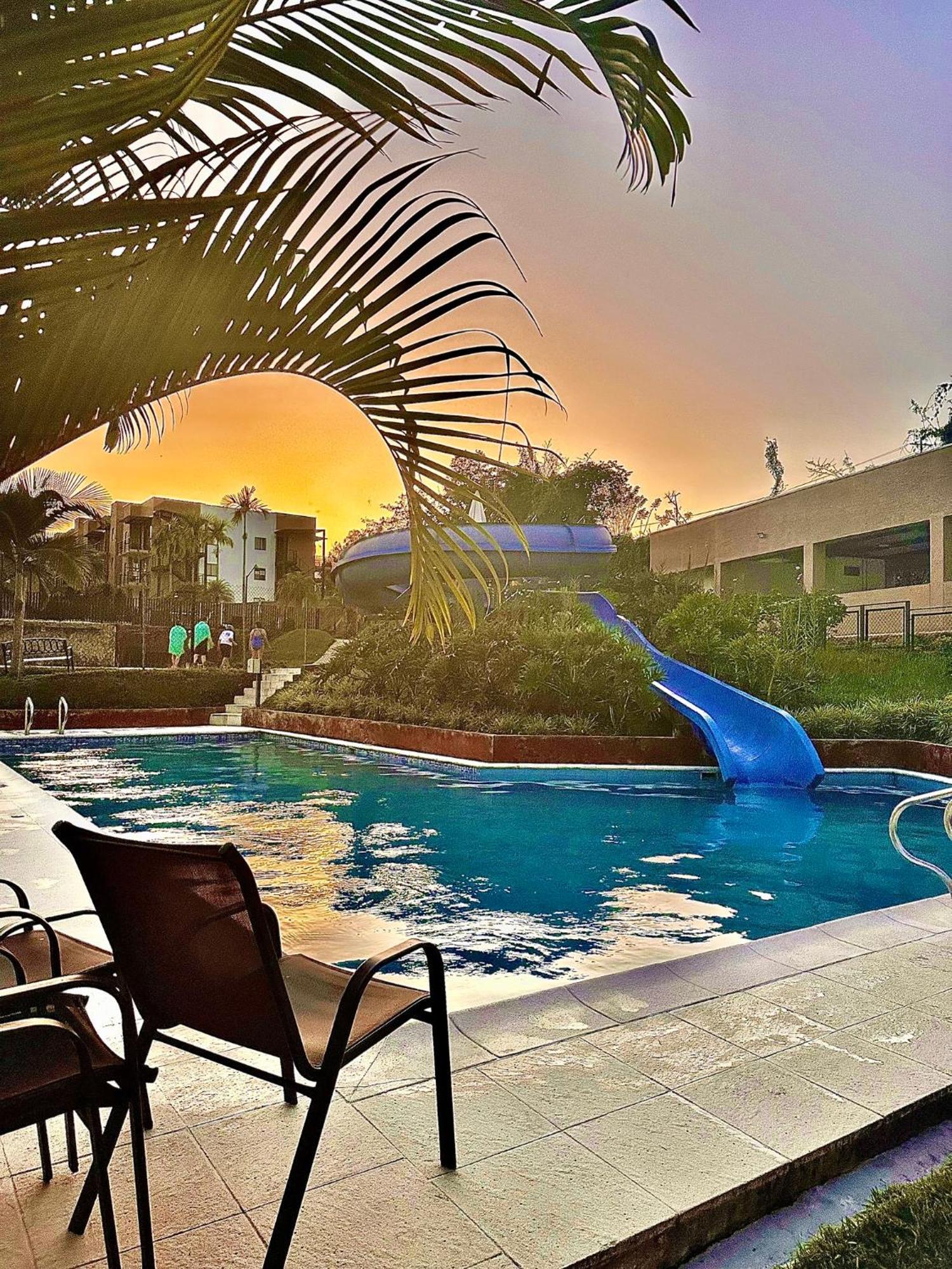 Privado Vacacional A 5m Del Aeropuerto, 20 Minutos Del Parque Del Cafe Y Centro De Con 4 Piscinas, 3 Jacuzzi, Sauna By Molca Xperiences 2h