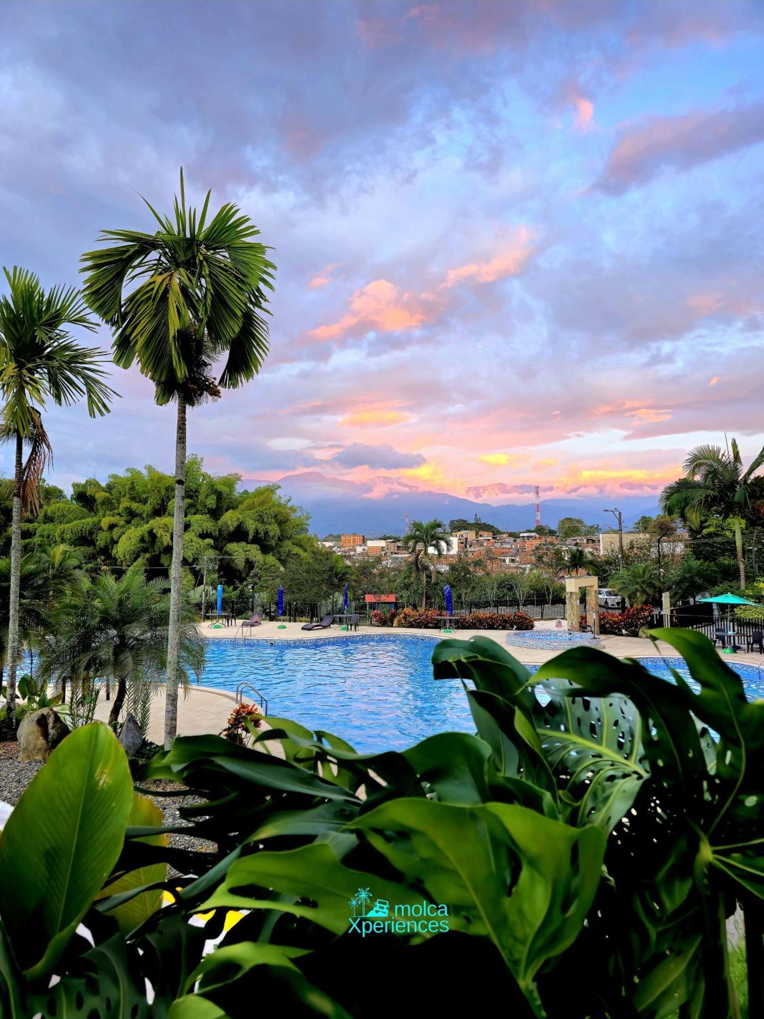 Privado Vacacional A 5m Del Aeropuerto, 20 Minutos Del Parque Del Cafe Y Centro De Con 4 Piscinas, 3 Jacuzzi, Sauna By Molca Xperiences 2h Armenia (Quindio)