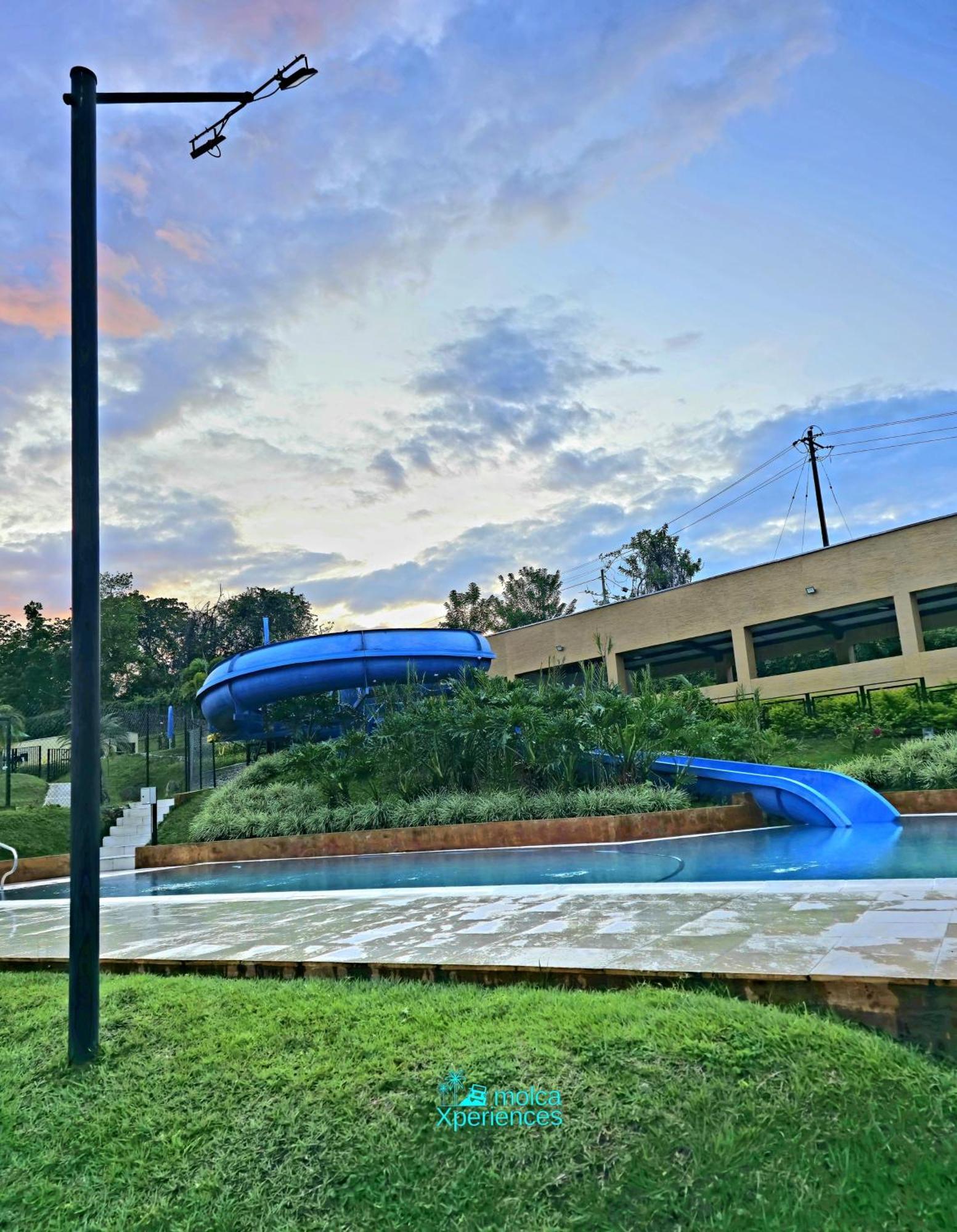 Privado Vacacional A 5m Del Aeropuerto, 20 Minutos Del Parque Del Cafe Y Centro De Con 4 Piscinas, 3 Jacuzzi, Sauna By Molca Xperiences 2h