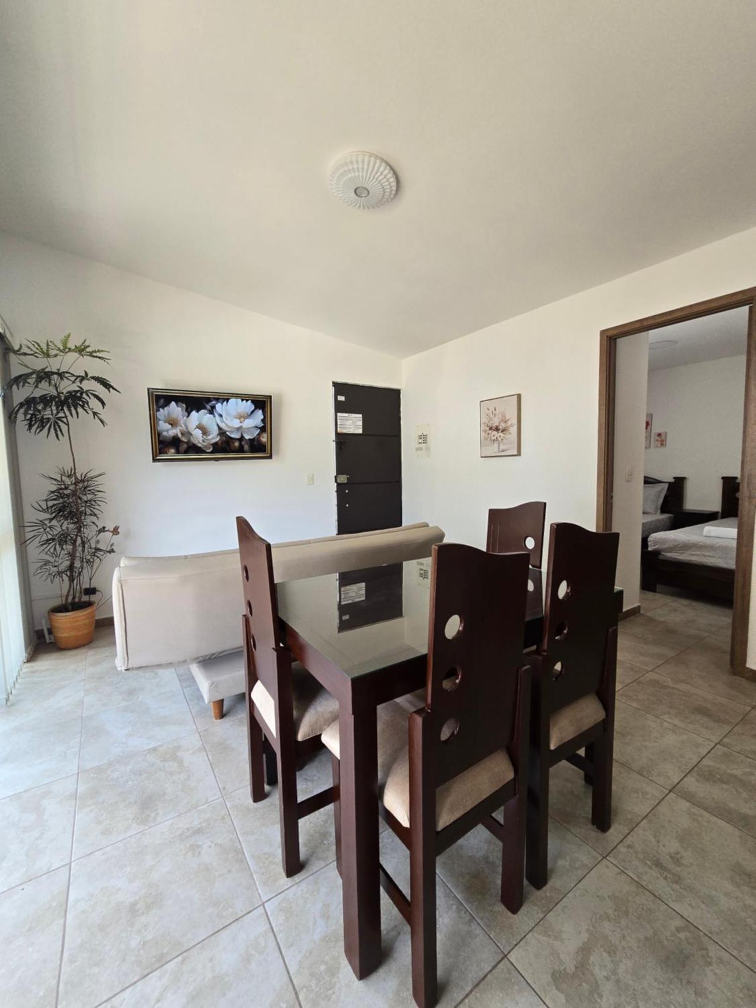 Privado Vacacional A 5m Del Aeropuerto, 20 Minutos Del Parque Del Cafe Y Centro De Con 4 Piscinas, 3 Jacuzzi, Sauna By Molca Xperiences 2h * Armenia (Quindio)